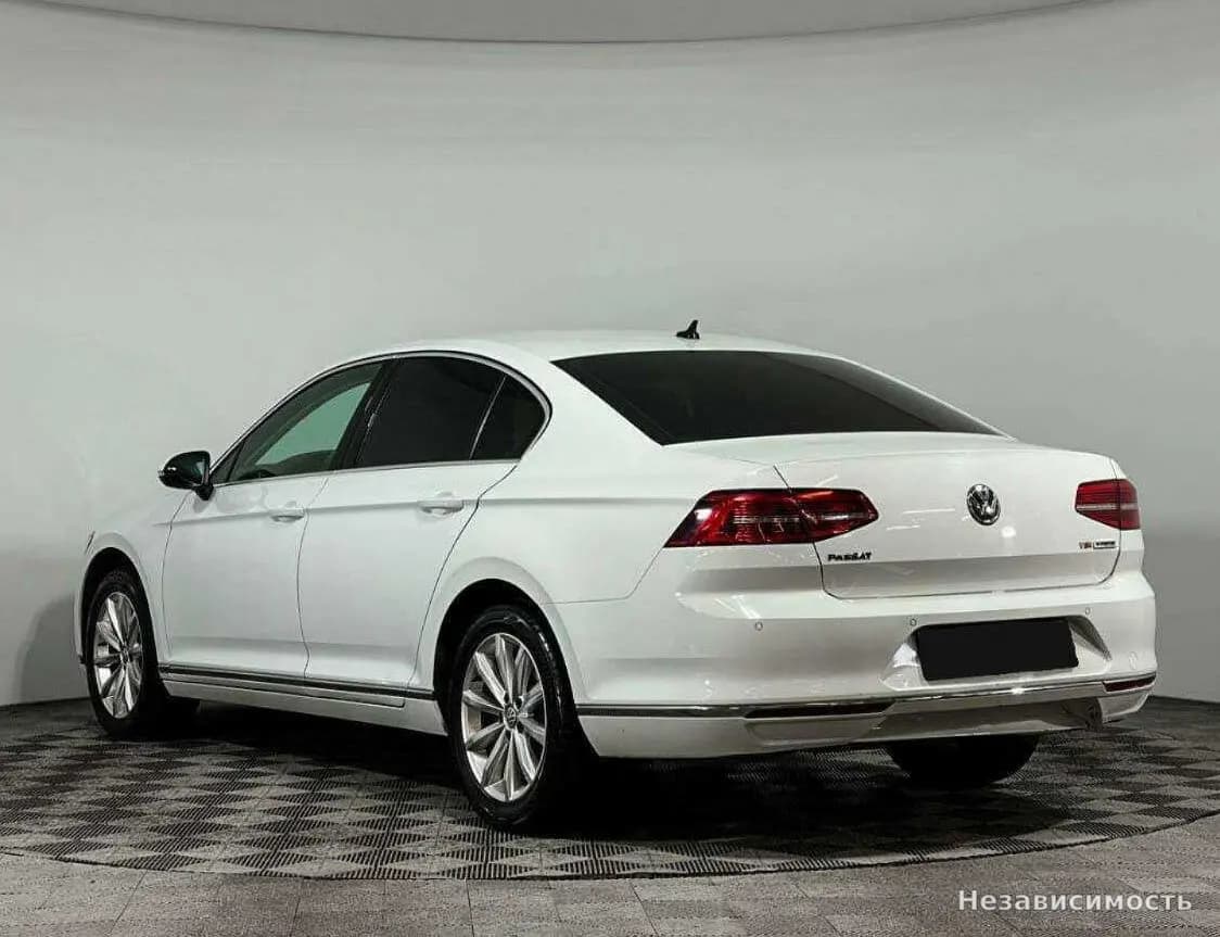 Volkswagen Passat 2017 с пробегом — фото 7