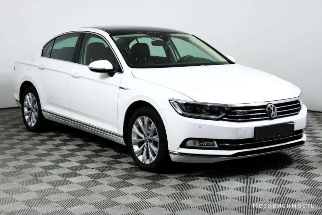 Volkswagen Passat 2018 с пробегом — фото 2