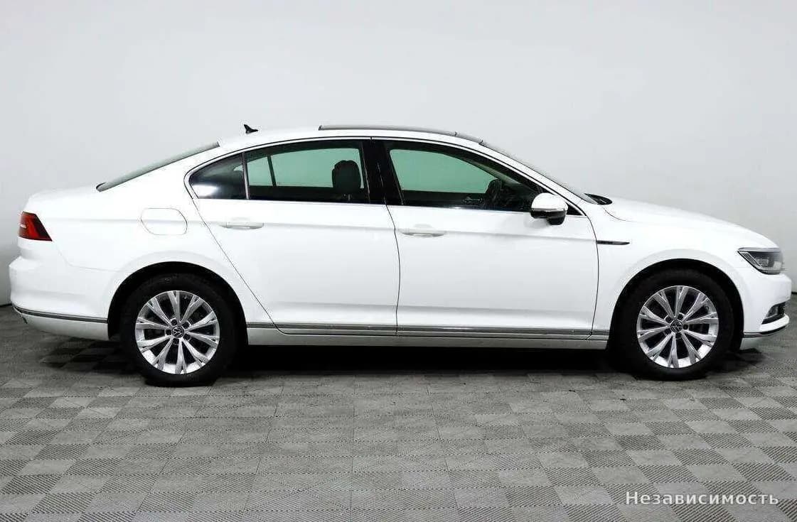Volkswagen Passat 2018 с пробегом — фото 3