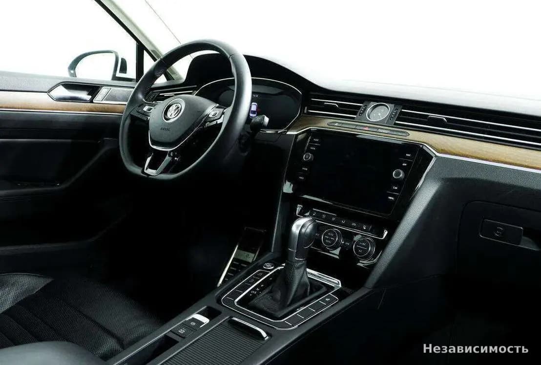 Volkswagen Passat 2018 с пробегом — фото 8
