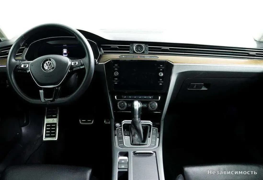 Volkswagen Passat 2018 с пробегом — фото 10