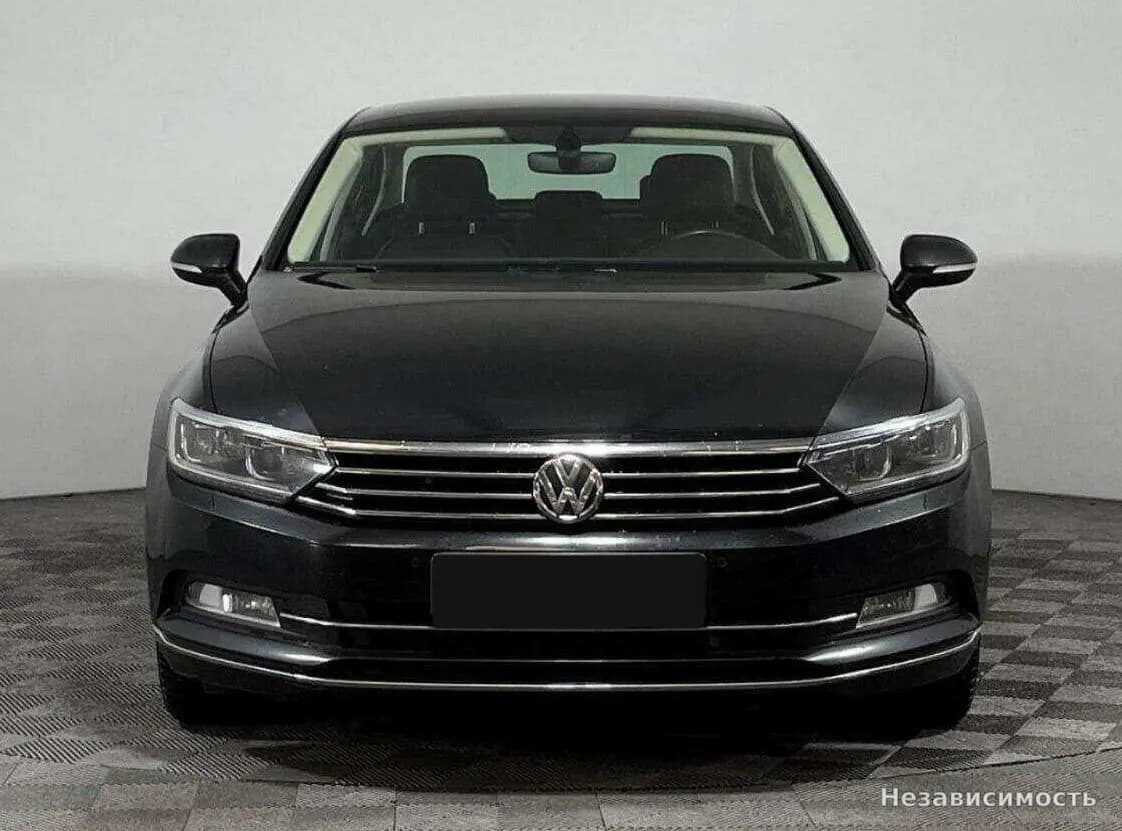 Volkswagen Passat 2017 с пробегом — фото 2