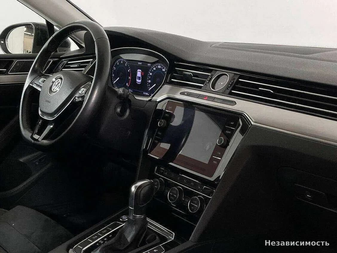 Volkswagen Passat 2017 с пробегом — фото 9