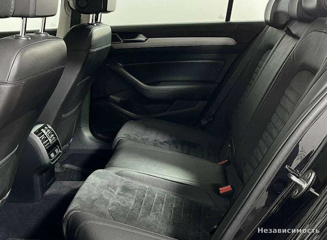 Volkswagen Passat 2017 с пробегом — фото 10
