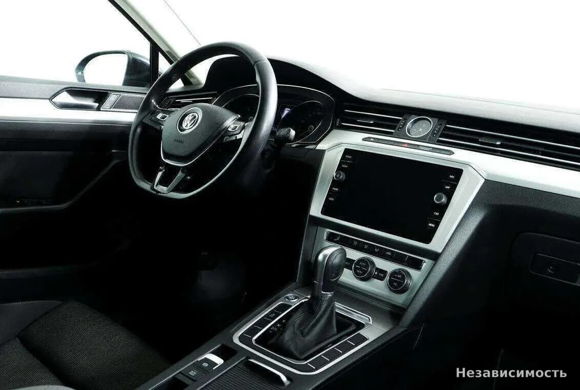 Volkswagen Passat 2019 с пробегом — фото 9
