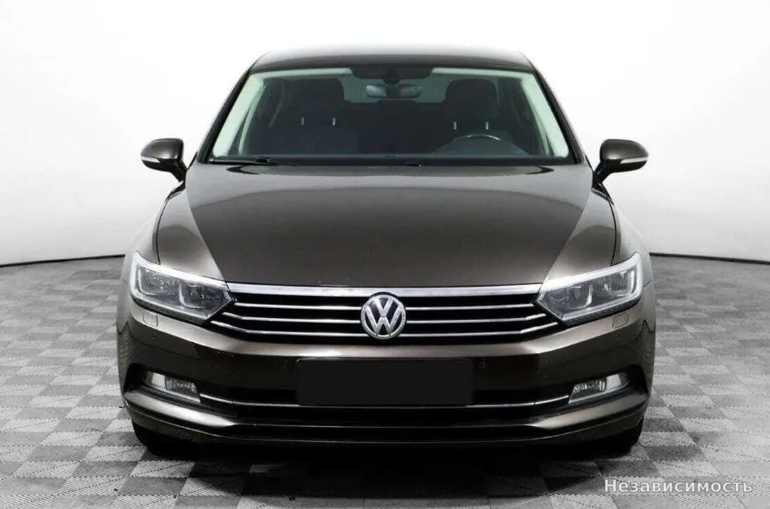 Volkswagen Passat 2016 с пробегом — фото 2