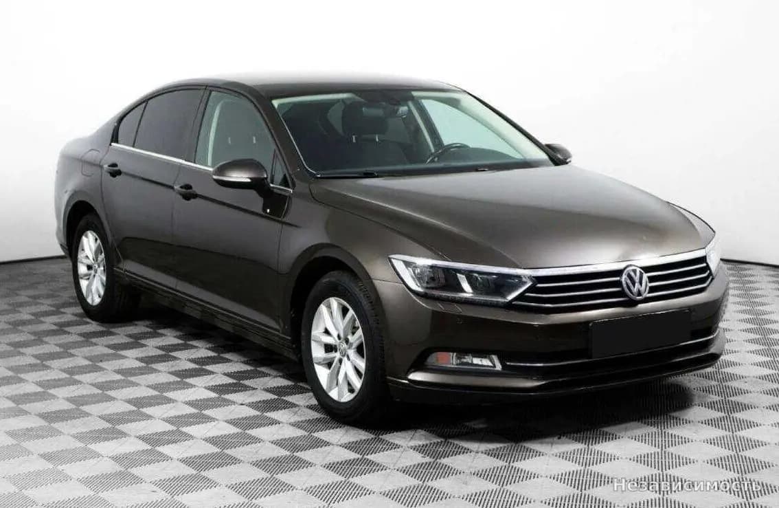 Volkswagen Passat 2016 с пробегом — фото 3