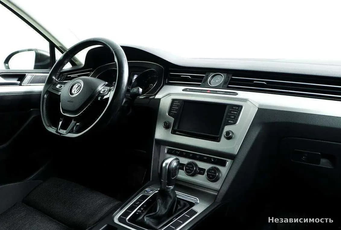 Volkswagen Passat 2016 с пробегом — фото 9