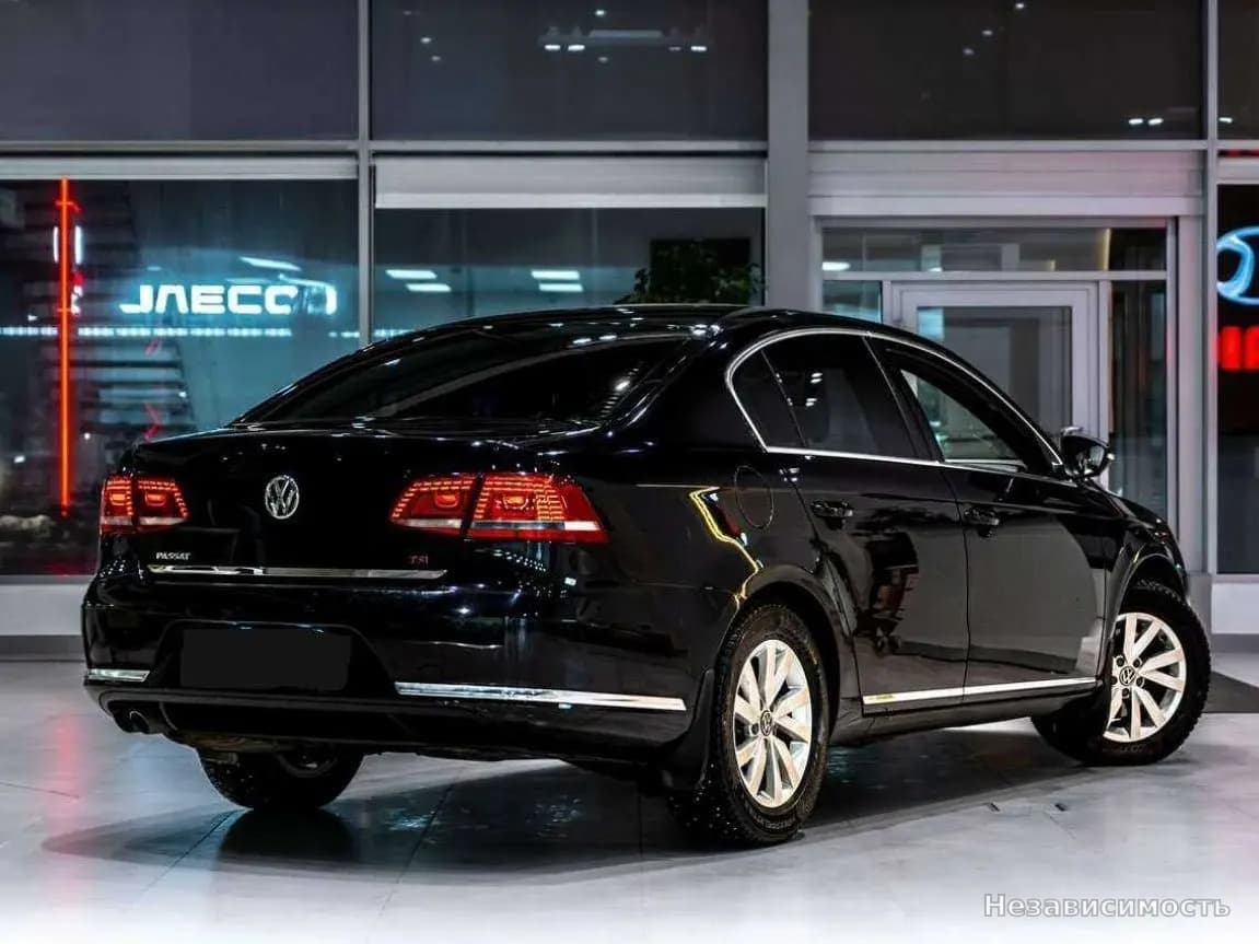 Volkswagen Passat 2013 с пробегом — фото 4