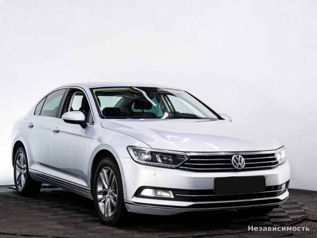 Volkswagen Passat 2017 с пробегом — фото 3