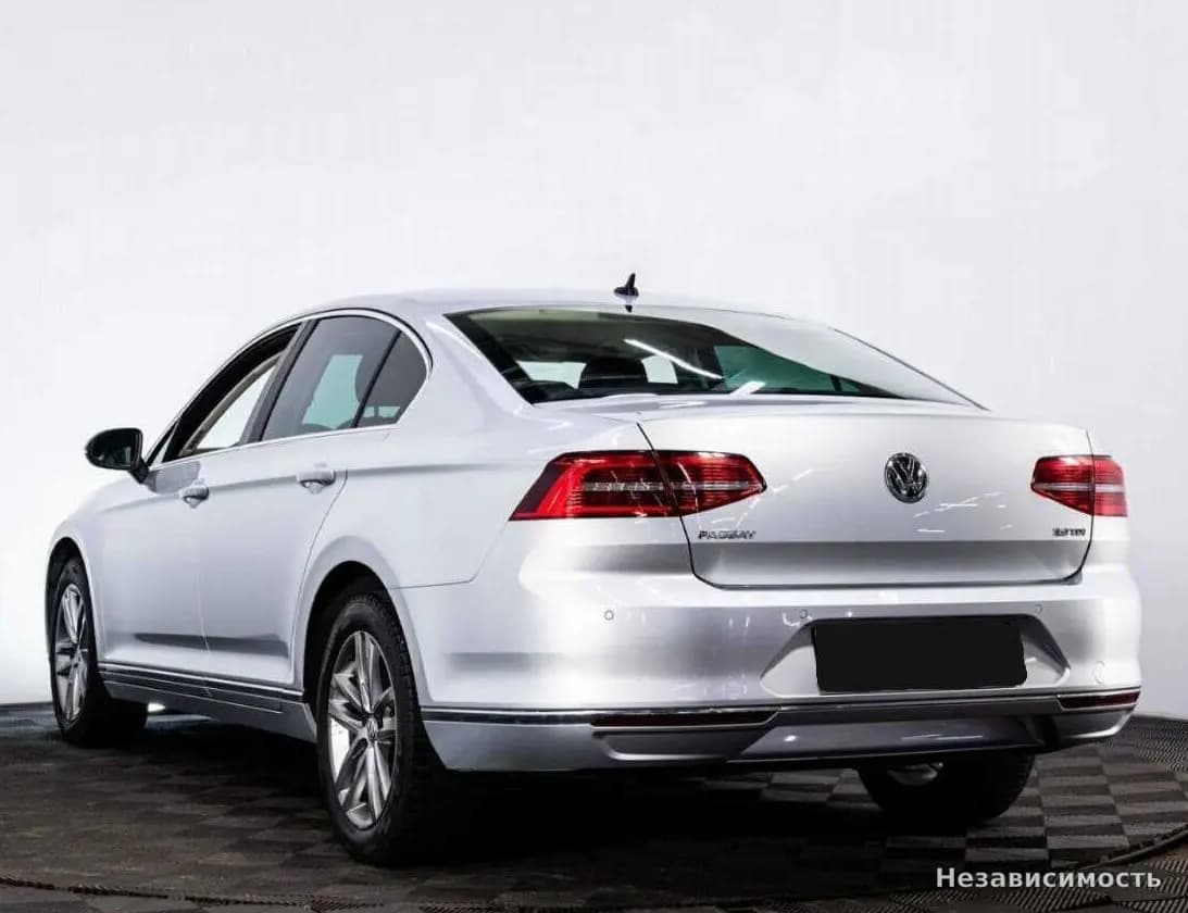 Volkswagen Passat 2017 с пробегом — фото 4