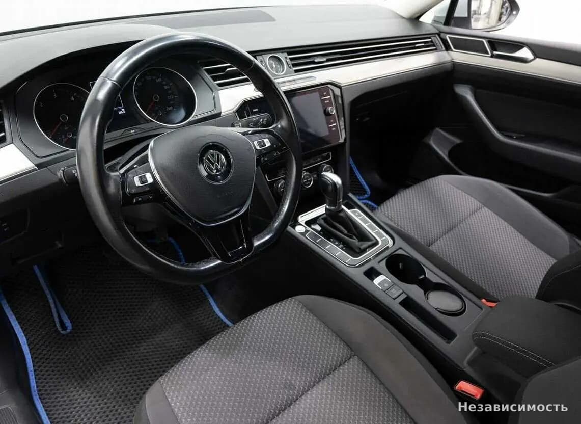 Volkswagen Passat 2017 с пробегом — фото 10