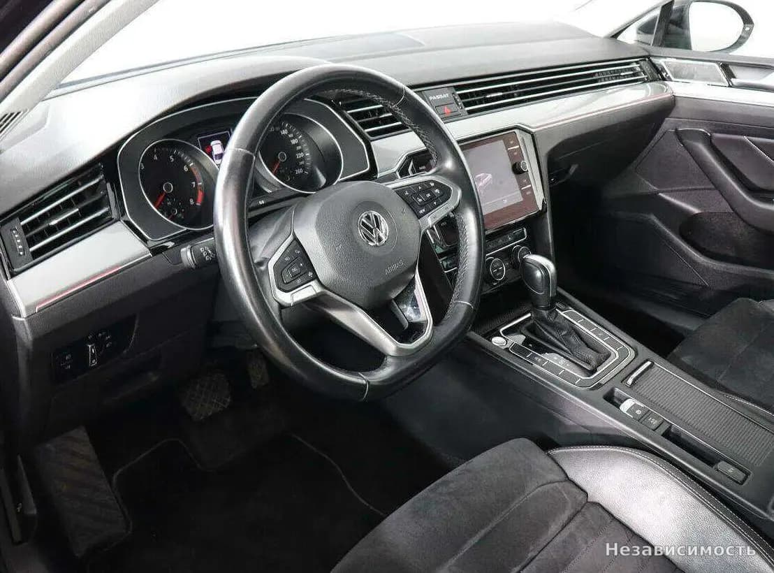 Volkswagen Passat 2020 с пробегом — фото 9