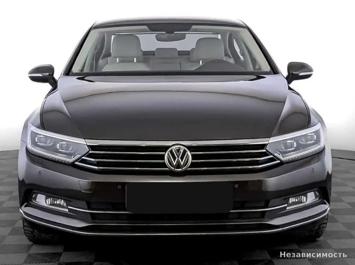 Volkswagen Passat 2017 с пробегом — фото 2