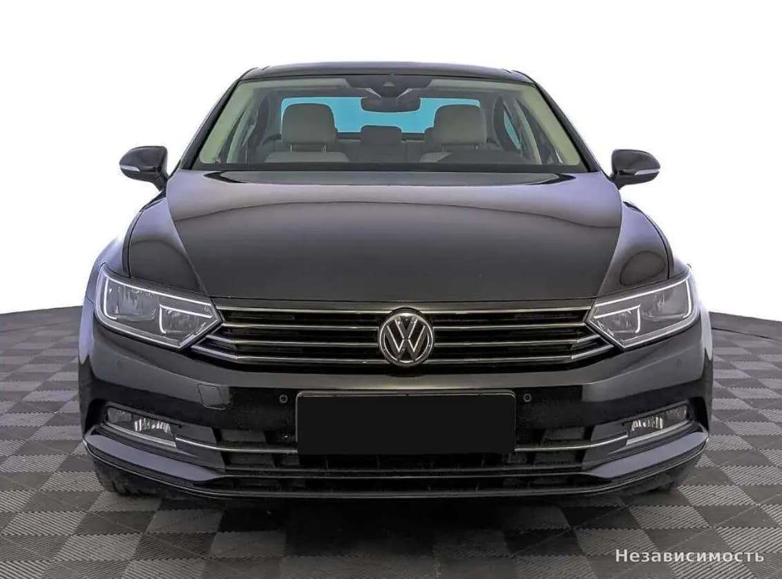 Volkswagen Passat 2018 с пробегом — фото 2