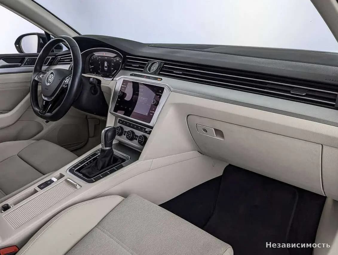 Volkswagen Passat 2018 с пробегом — фото 9