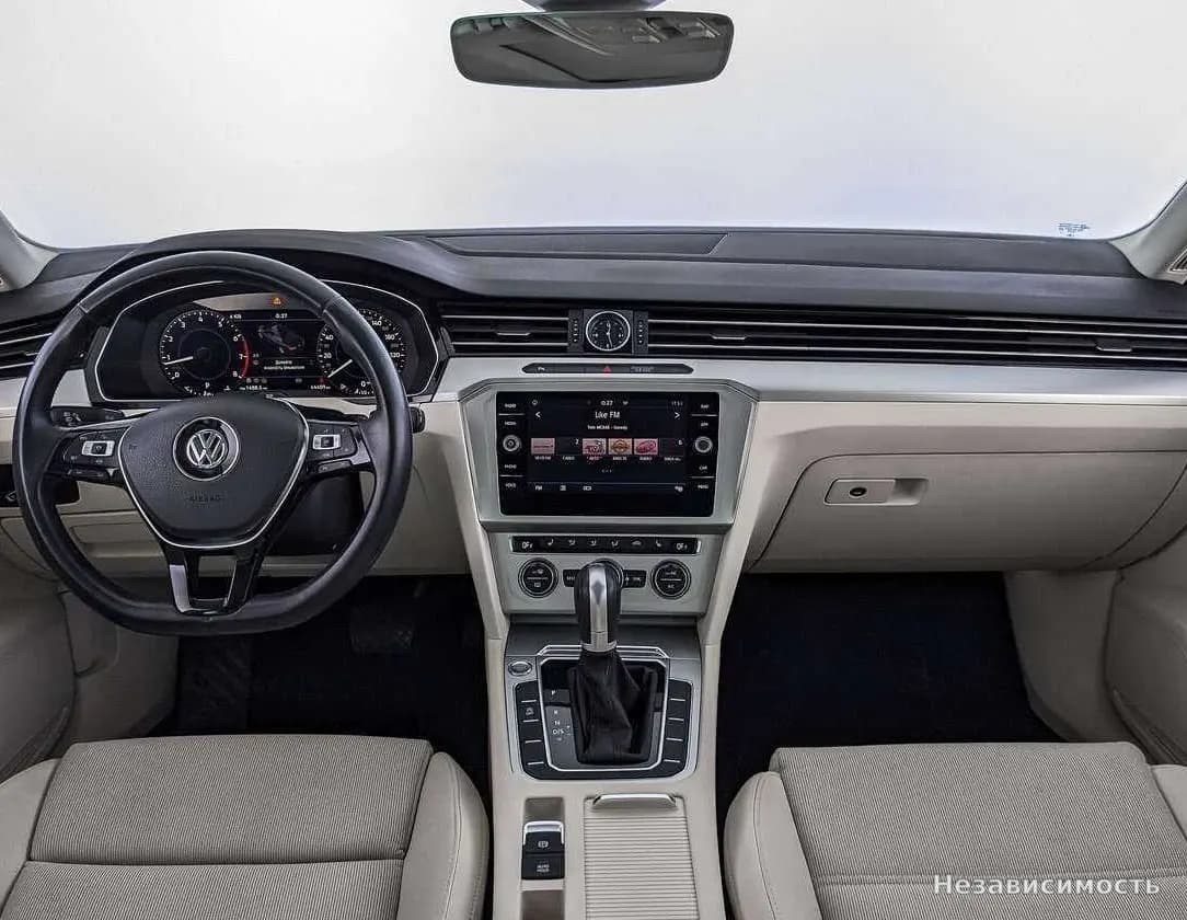 Volkswagen Passat 2018 с пробегом — фото 10