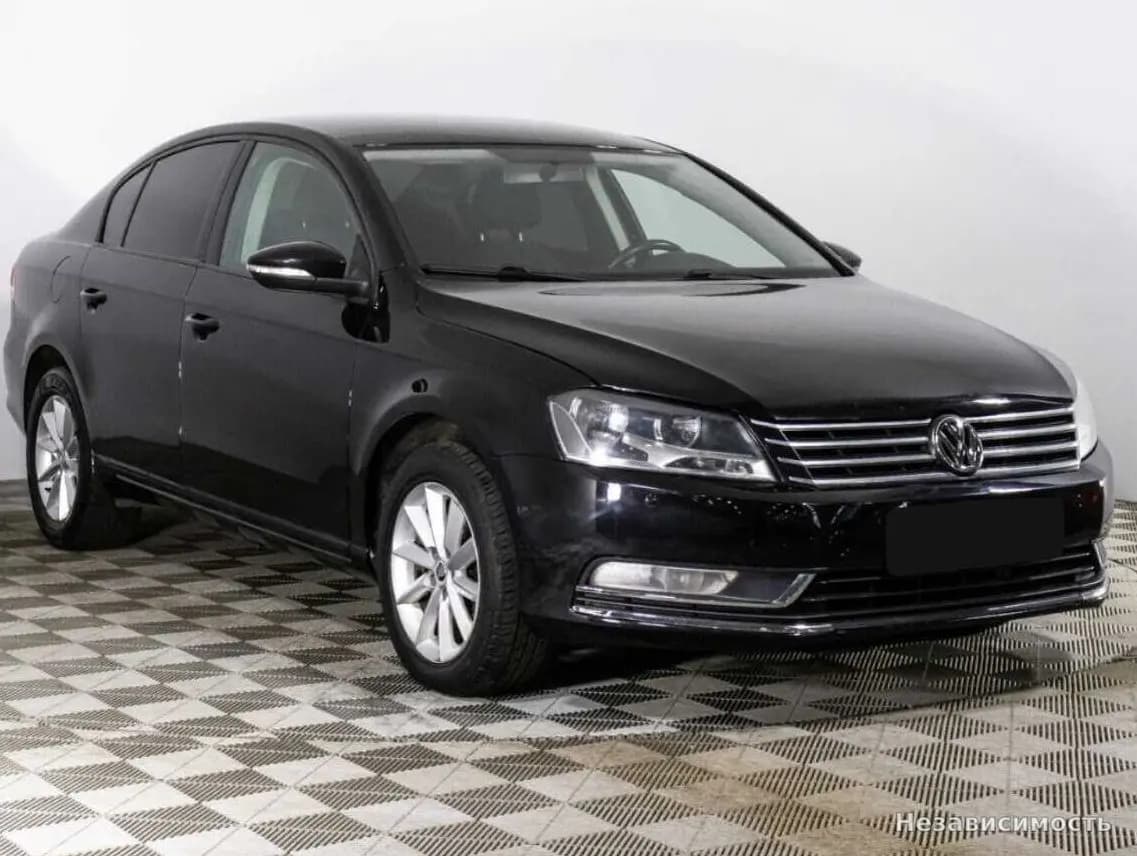 Volkswagen Passat 2013 с пробегом — фото 3