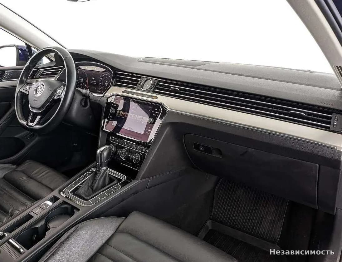 Volkswagen Passat 2019 с пробегом — фото 9