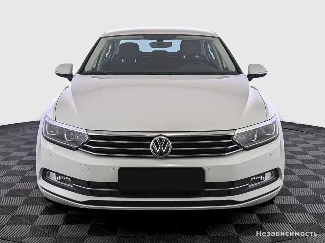 Volkswagen Passat 2019 с пробегом — фото 2