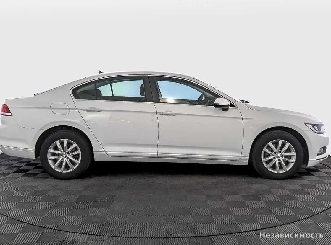 Volkswagen Passat 2019 с пробегом — фото 4