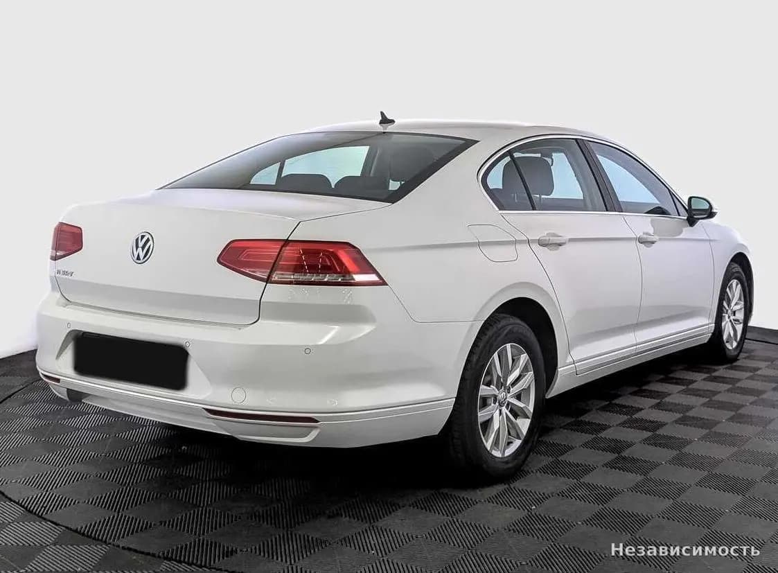 Volkswagen Passat 2019 с пробегом — фото 5