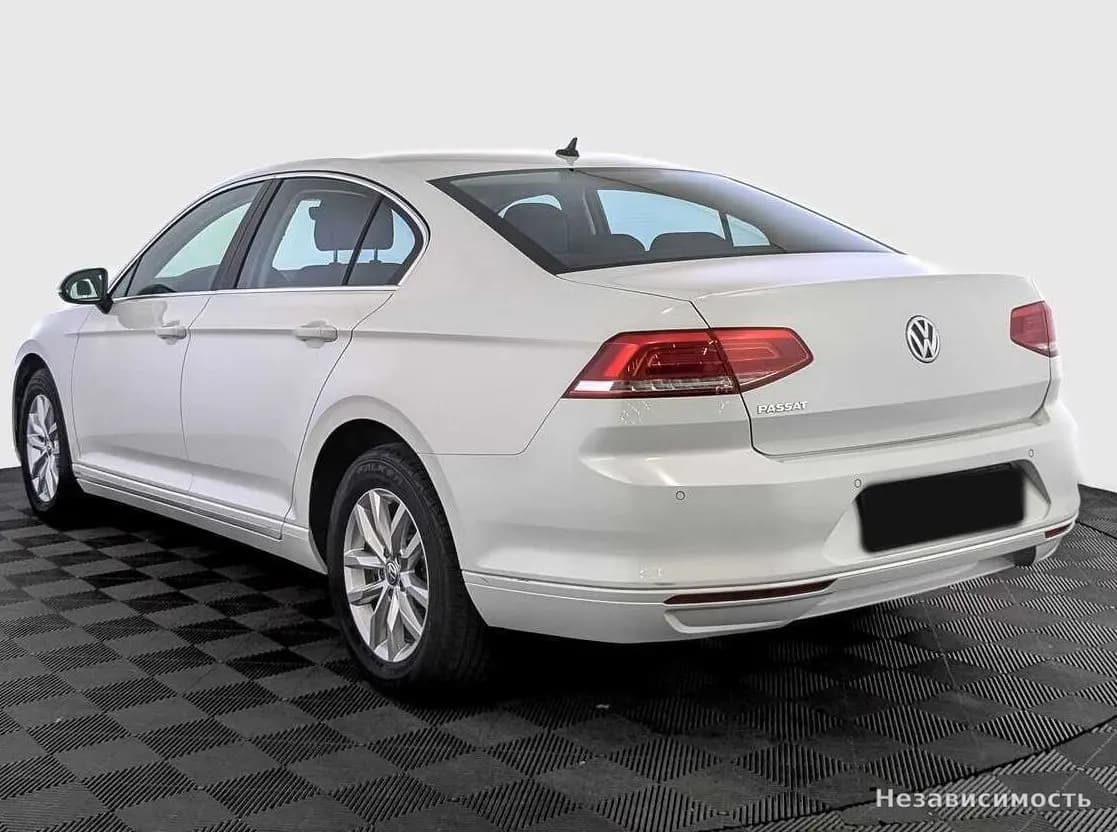 Volkswagen Passat 2019 с пробегом — фото 7