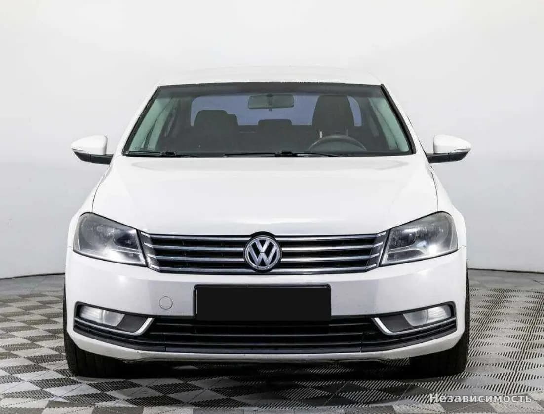 Volkswagen Passat 2012 с пробегом — фото 2