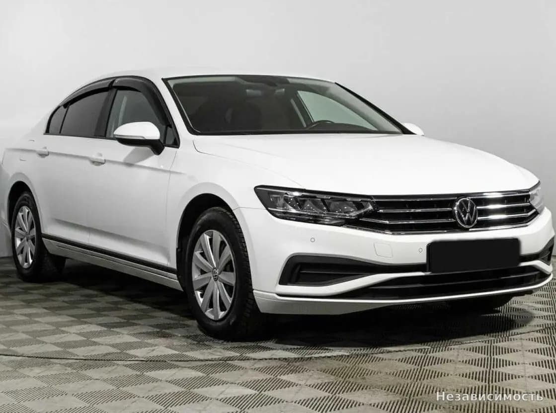 Volkswagen Passat 2021 с пробегом — фото 3
