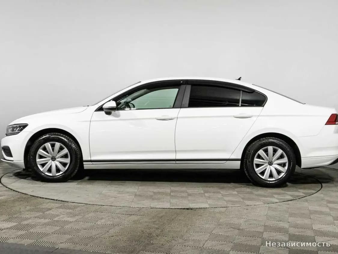 Volkswagen Passat 2021 с пробегом — фото 8
