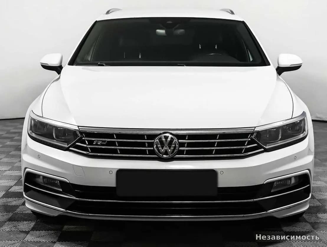 Volkswagen Passat 2019 с пробегом — фото 2