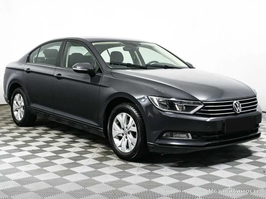 Volkswagen Passat 2017 с пробегом — фото 3