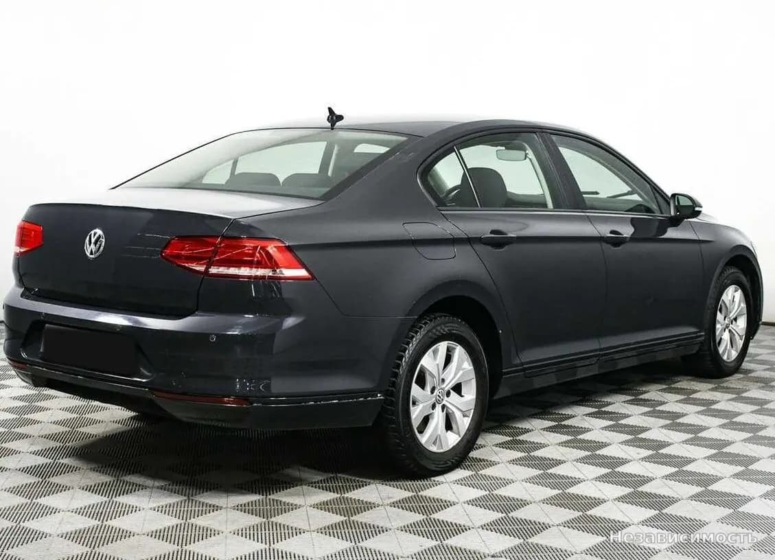 Volkswagen Passat 2017 с пробегом — фото 5