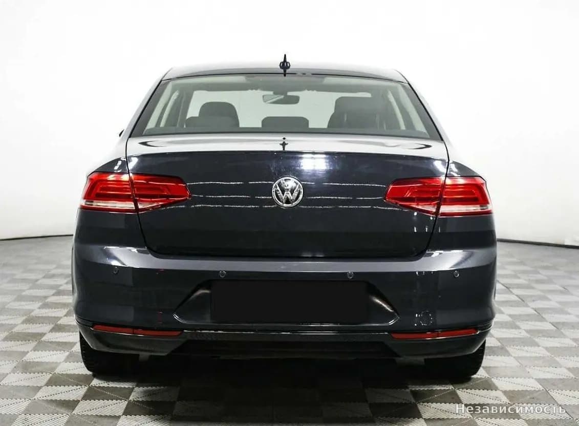 Volkswagen Passat 2017 с пробегом — фото 6