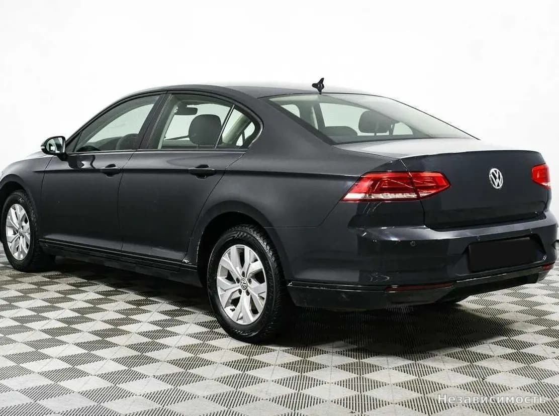 Volkswagen Passat 2017 с пробегом — фото 7
