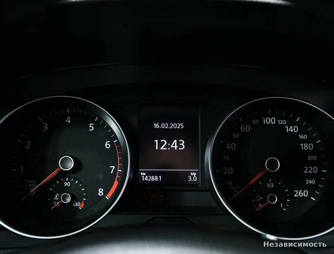 Volkswagen Passat 2017 с пробегом — фото 9