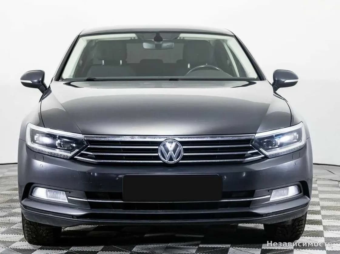 Volkswagen Passat 2018 с пробегом — фото 2