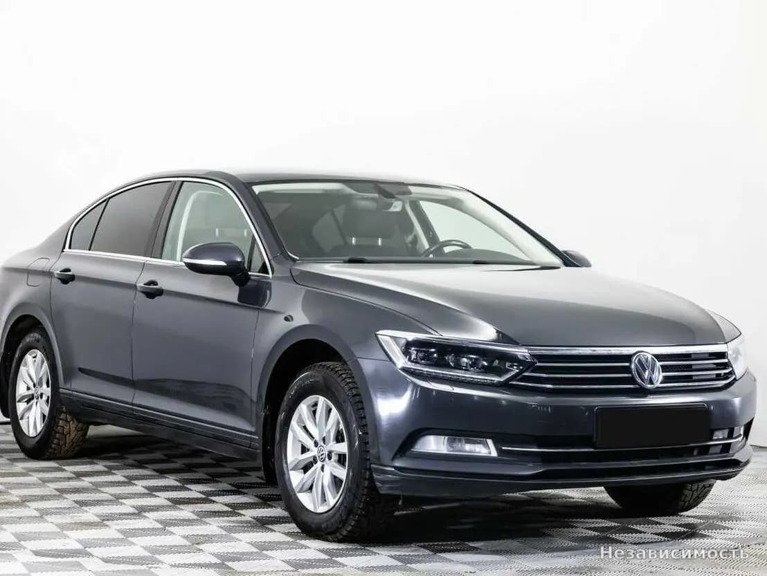 Volkswagen Passat 2018 с пробегом — фото 3
