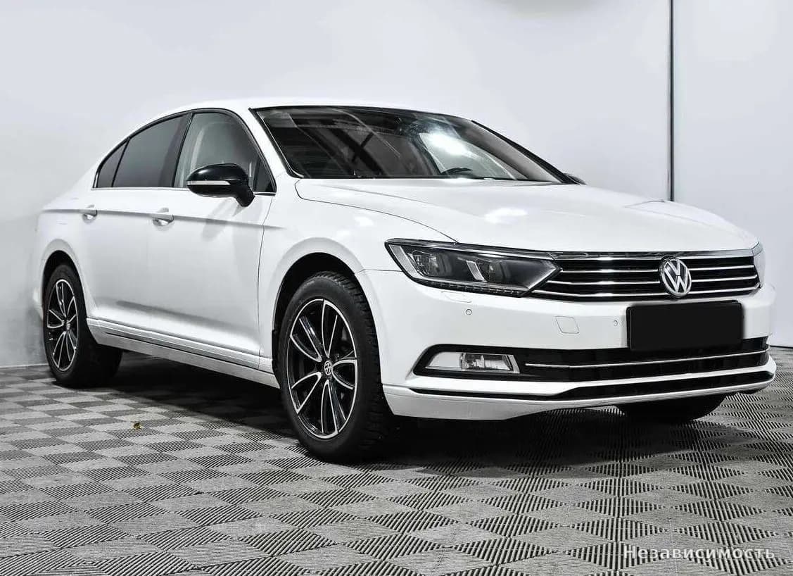 Volkswagen Passat 2015 с пробегом — фото 3
