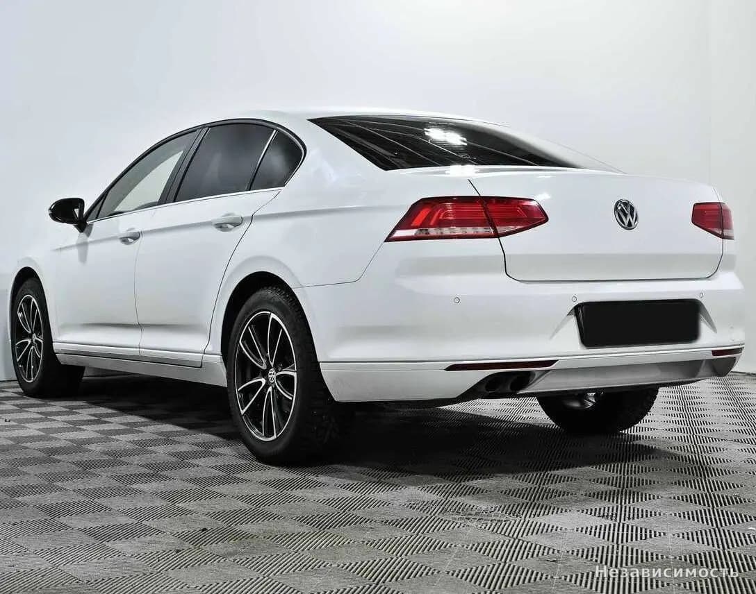 Volkswagen Passat 2015 с пробегом — фото 6