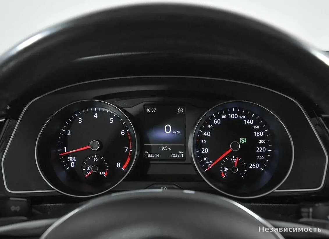 Volkswagen Passat 2015 с пробегом — фото 7