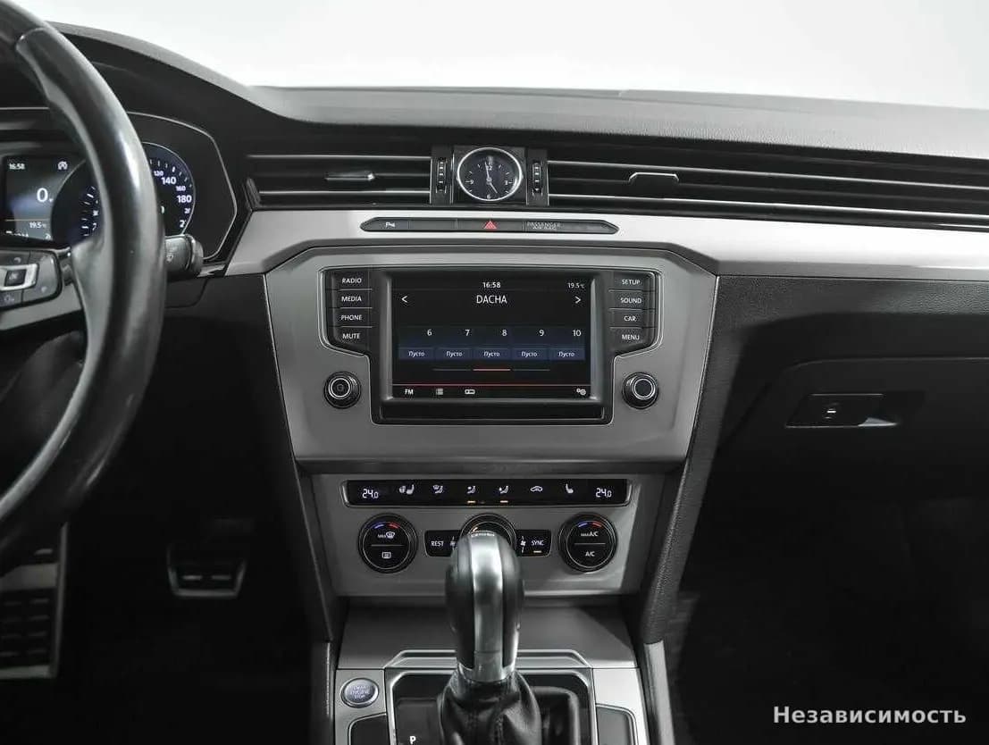 Volkswagen Passat 2015 с пробегом — фото 9