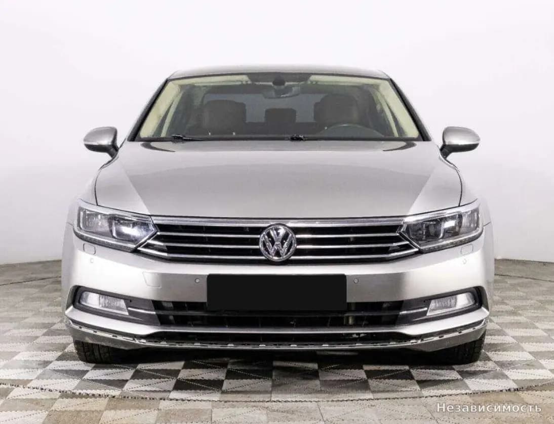 Volkswagen Passat 2017 с пробегом — фото 2