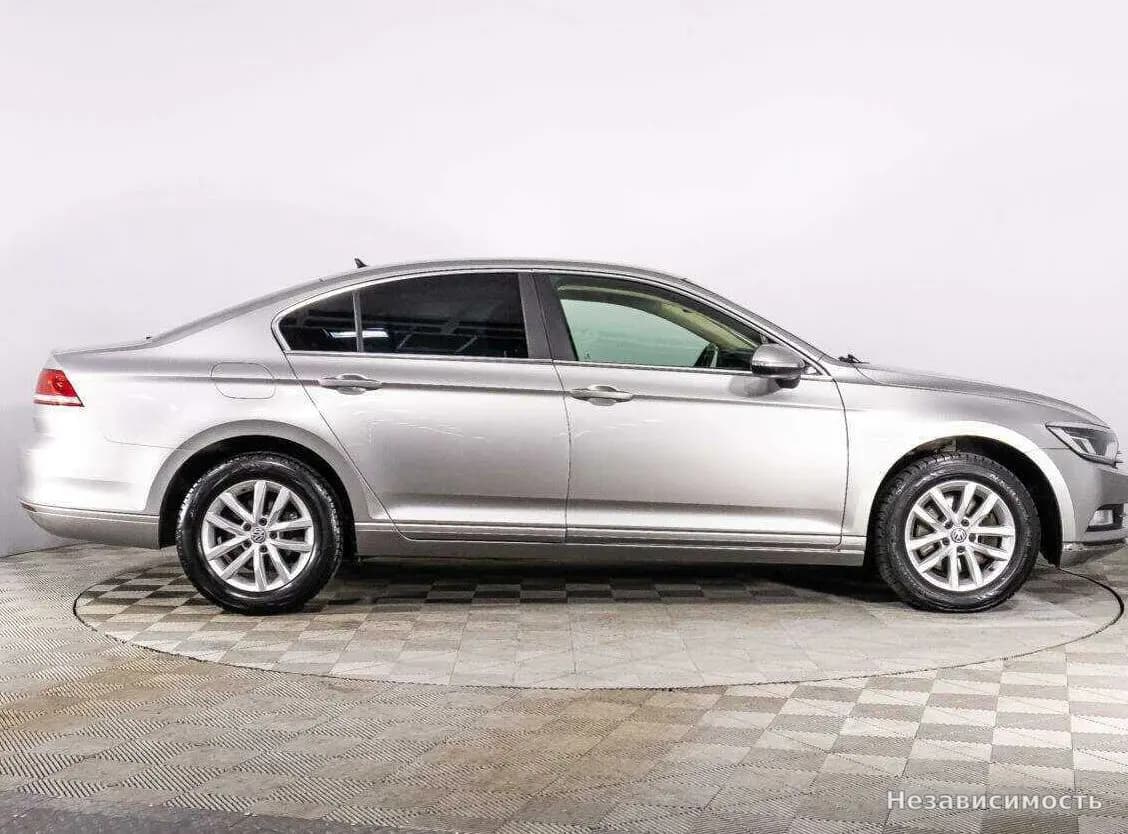 Volkswagen Passat 2017 с пробегом — фото 4