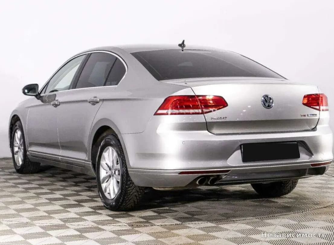 Volkswagen Passat 2017 с пробегом — фото 7