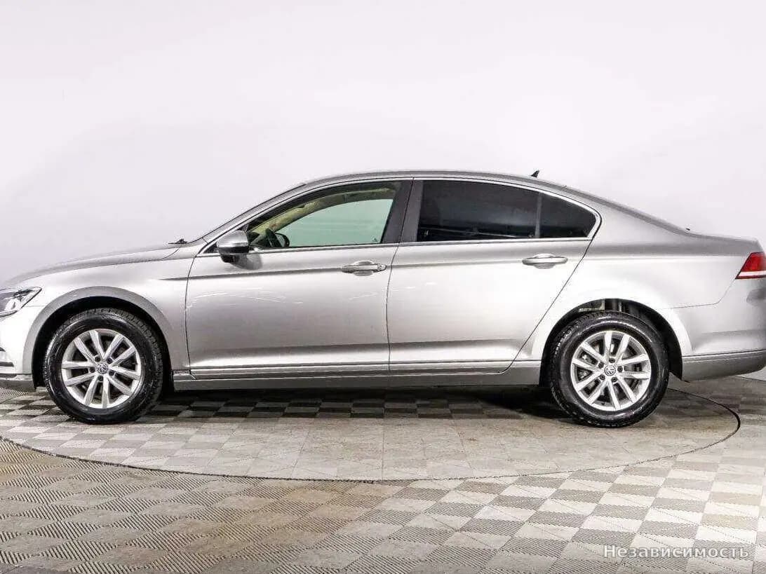 Volkswagen Passat 2017 с пробегом — фото 8