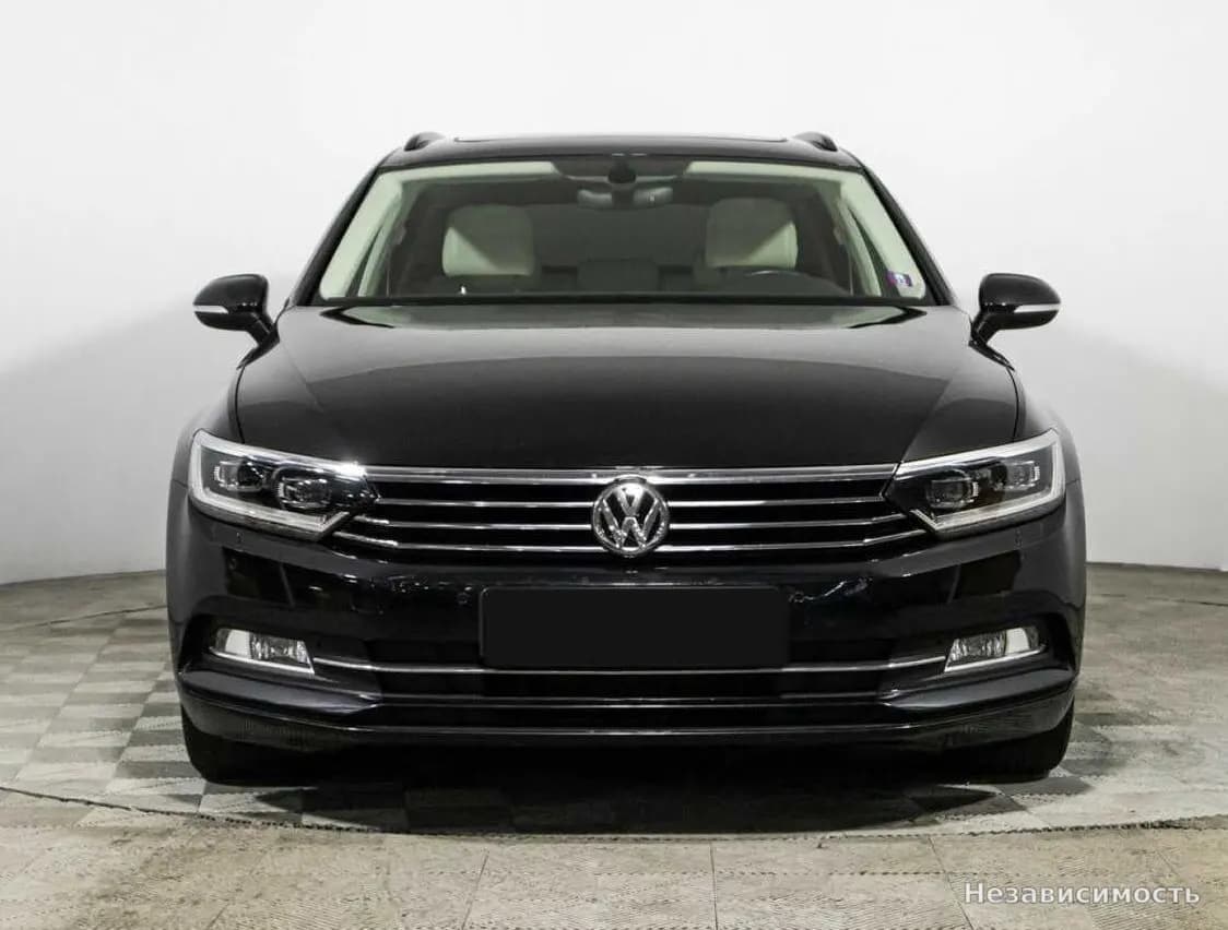 Volkswagen Passat 2018 с пробегом — фото 2