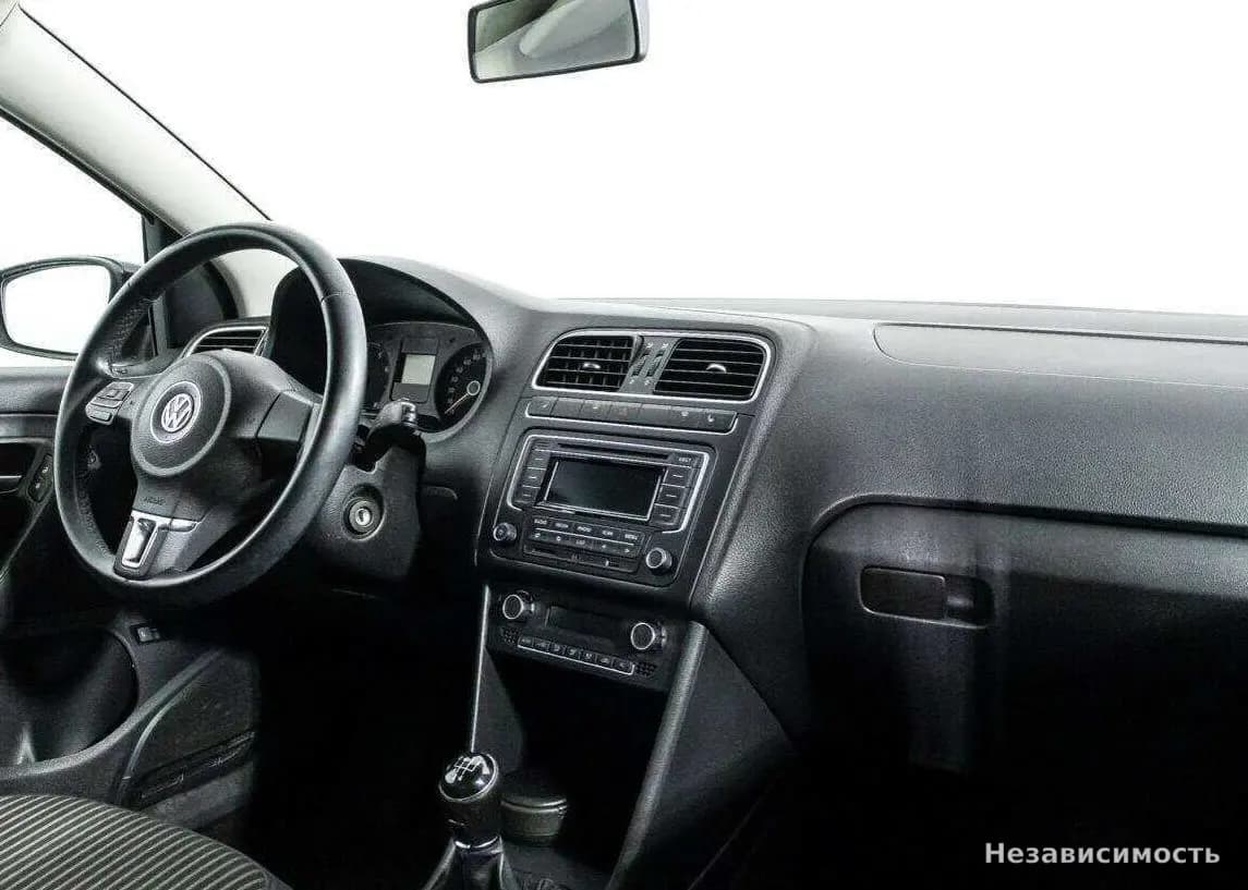 Volkswagen Polo 2014 с пробегом — фото 9