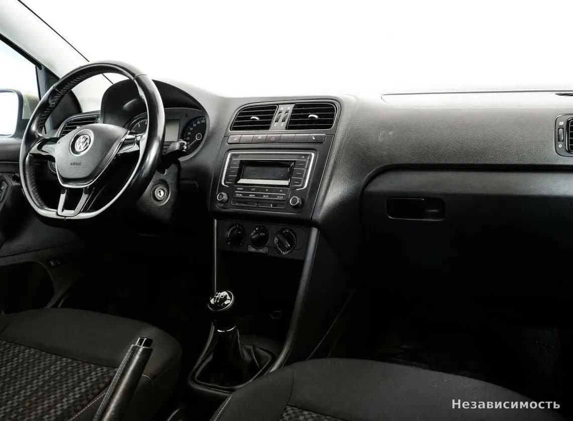 Volkswagen Polo 2016 с пробегом — фото 7