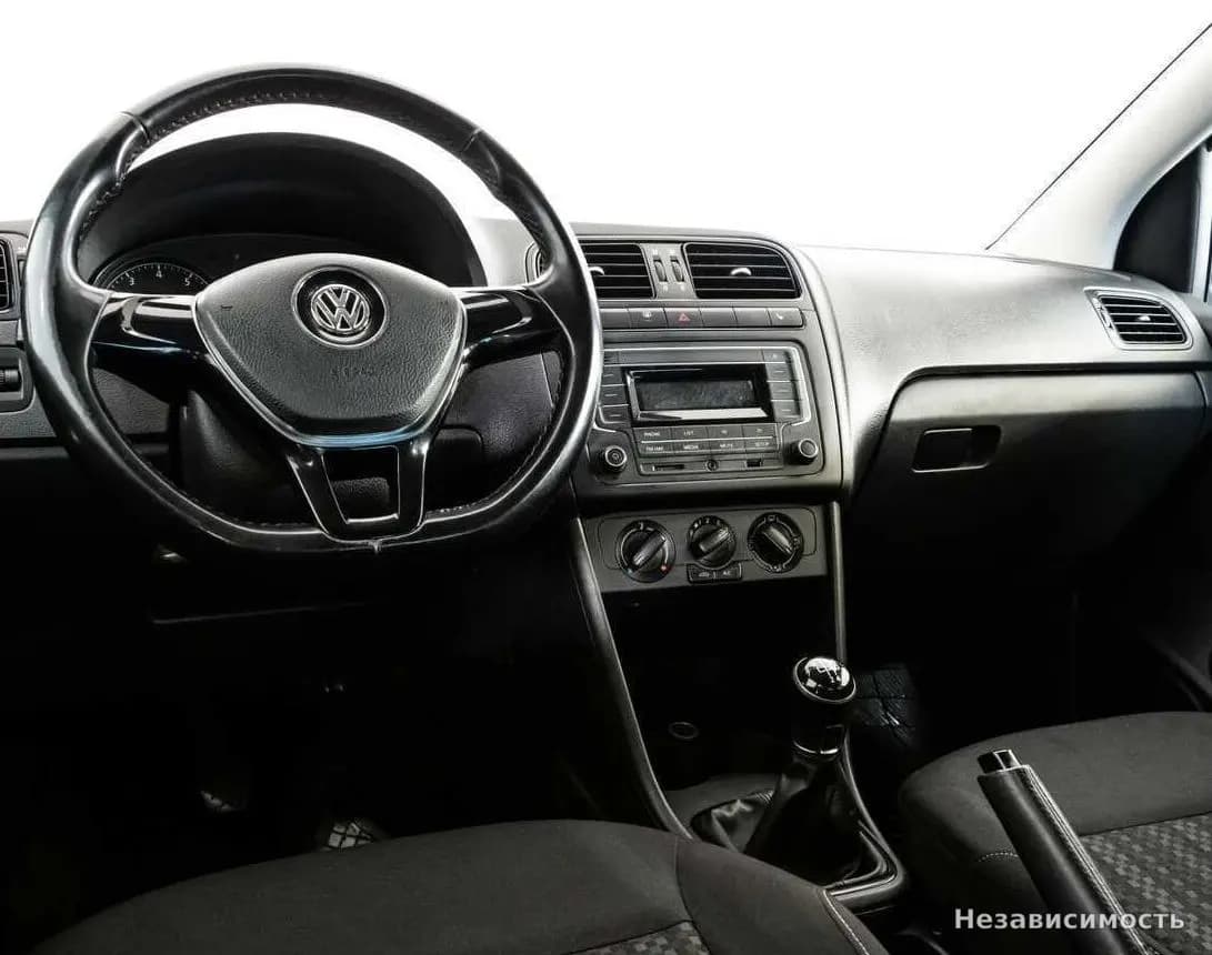 Volkswagen Polo 2016 с пробегом — фото 8
